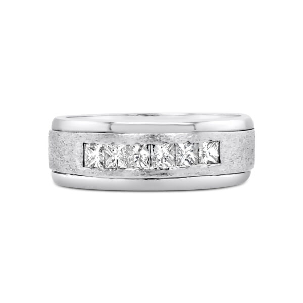 Stunning Estate Platinum (950)and Diamomd Ring