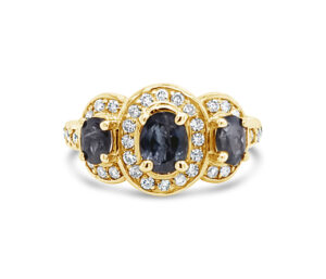 ALEXANDERITE AND DIAMOND RING
3 STONE (COLOR CHANGE STONE)
2.00CTTW ALEXANDRITE (COLOR CHANGE)
.47 CTTW DIAMONDS SI CLARITY
14KT YELLOW GOLD
SIZE 7.5