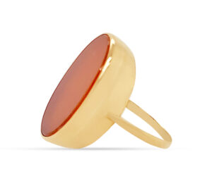 ESTATE LARGE CARNELIAN AND GOLD RING
16MM X 21MM CARNELIAN CUSTOM CUT
14KT YELLOW GOLD
SIZE 7