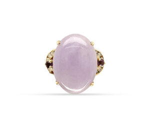 ESTATE 1970'S
LAVENDER JADE AND DIAMOND RING
WITH AMETHYST ACCENTS
JADE  12 MM X 16 MM
.30 CTTW DIAMONDS