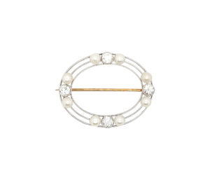 1900'S PEARL AND DIAMOND BROOCH OR PENDANT
1.00CT DIAMONDS
PEARLS 3MM
14KW WITH YELLOW PIN
1.25" X 1" APPROX SIZE