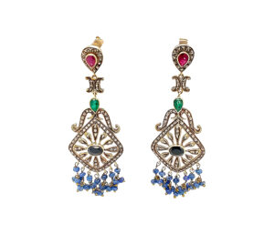 EMERALD, SAPPHIRE, RUBY, AND DIAMOND DROP EARRINGS
1.23 CTTW DIAMONDS
SAPPHIRE 14.95 CTTW
EMERALD .89 CTTW
RUBY .85 CTTW
18KT AND STERLING SILVER
2.75' LONG