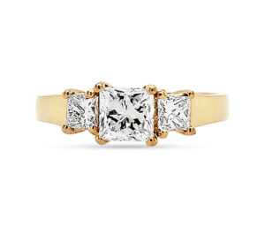 1.05 CTTW VS2-SI1 
PRINCESS CUT 3 STONES
18KY   SIZE 7.5