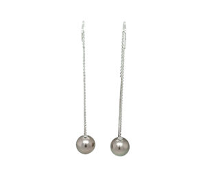 SILVER TAHITIAN PEARL EARRINGS
THREADER STYLE
8MM SILVER PEARL
2" APPROX LENGTH