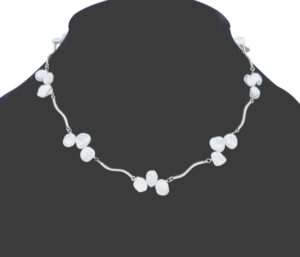 PEARL STATION NECKLACE 
6-8MM KESHI PEARLS 
16" APPROX LENGTH
14KY CHAIN AND CLASP