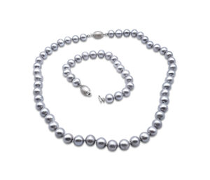SILVER PEARL NECKLACE AND BRACELET 
8.5MM SILVER FRESHWATER PEARL 
7.5" BRACELET 
18" APPROX LENGTH
BRUSHED SS LOCKING CLASP