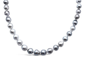 TAHITIAN SOUTH SEA PEARL NECKLACE 
BLACK AND SILVER TONES 
8-10MM PEARLS
18" APPROX LENGTH
14KY BALL CLASP