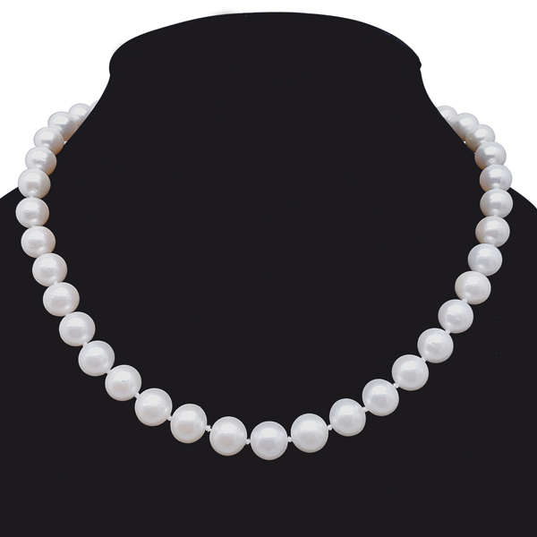 White Pearl Necklace