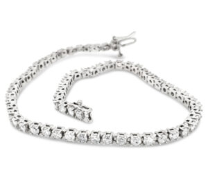 DIAMOND BRACELET 
TENNIS BRACELET STYLE 
3.90 CTTW 
SI DIAMONDS 
18KW 
7 TO 9" APPROX LENGTH
CONTACT LIVE CHAT FOR DESIRED LENGTH