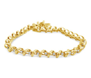 DIAMOND AND GOLD BRACELET ESTATE 
32 DIAMONDS 
10.1 GRAMS TOTAL WEIGHT
14KY 
CUSTOM MADE 
7" APPROX LENGTH 
SAFETY CLASP WITH LOCK